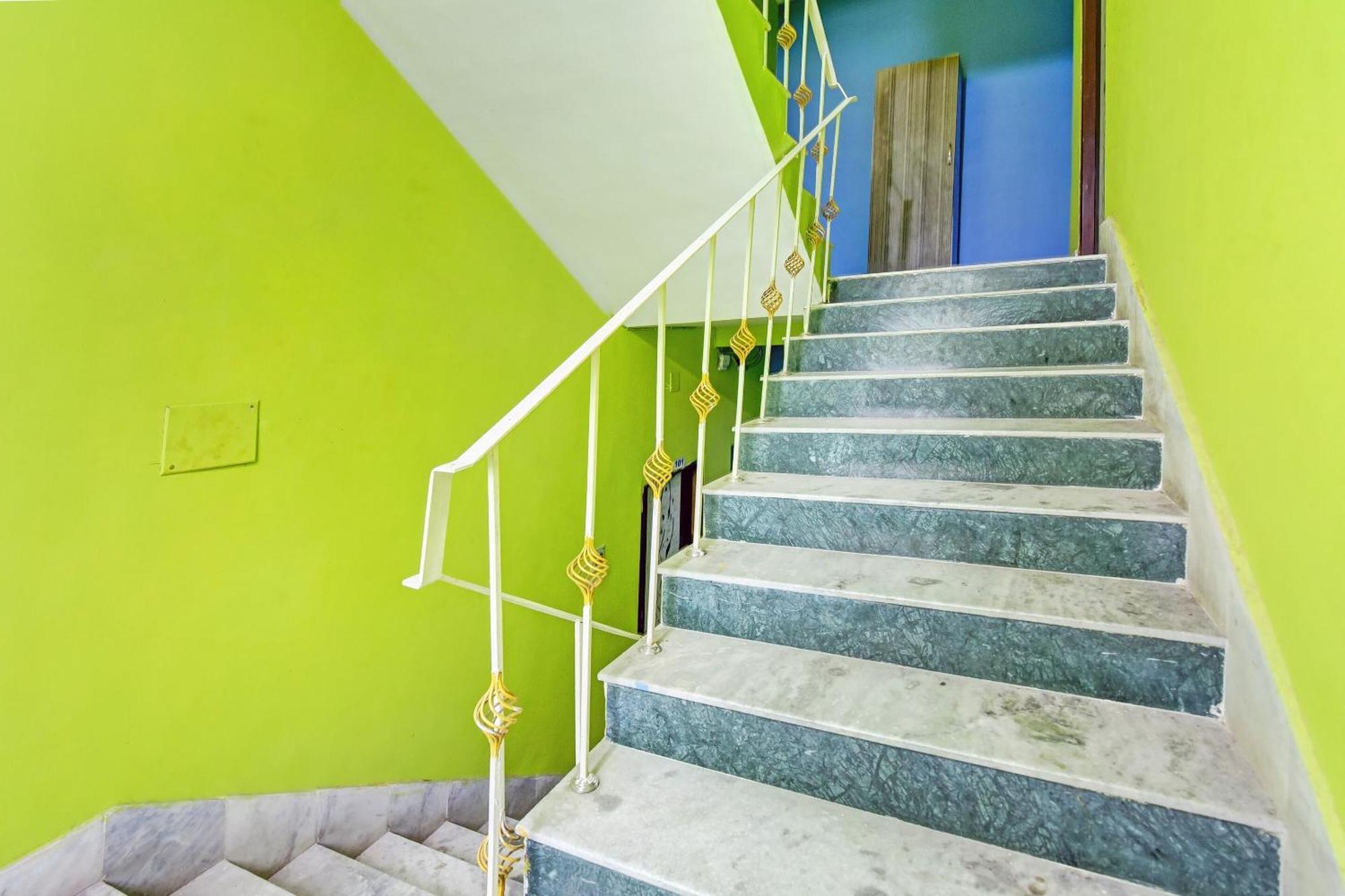 Hotel O Ankit Guest House コルカタ エクステリア 写真